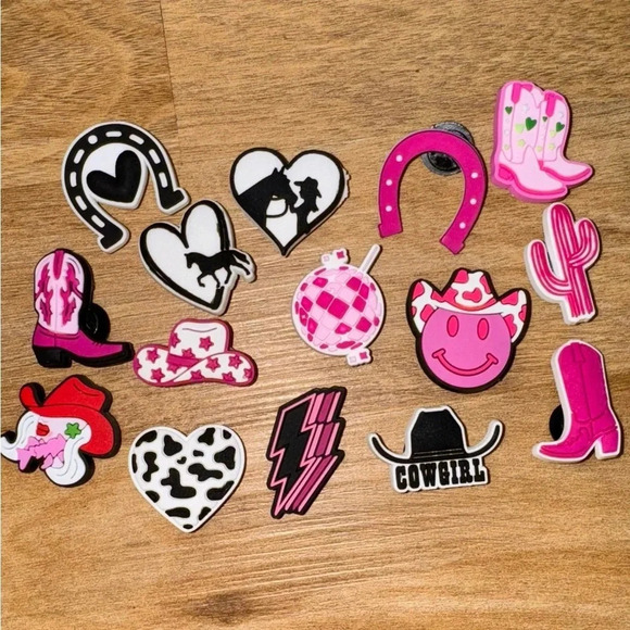 15 CROC CHARMS JIBBITZ COWGIRL PINK GIRLY CUTE FUN SET - Picture 1 of 1